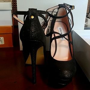 Black Steve Madden size 8.5 heels